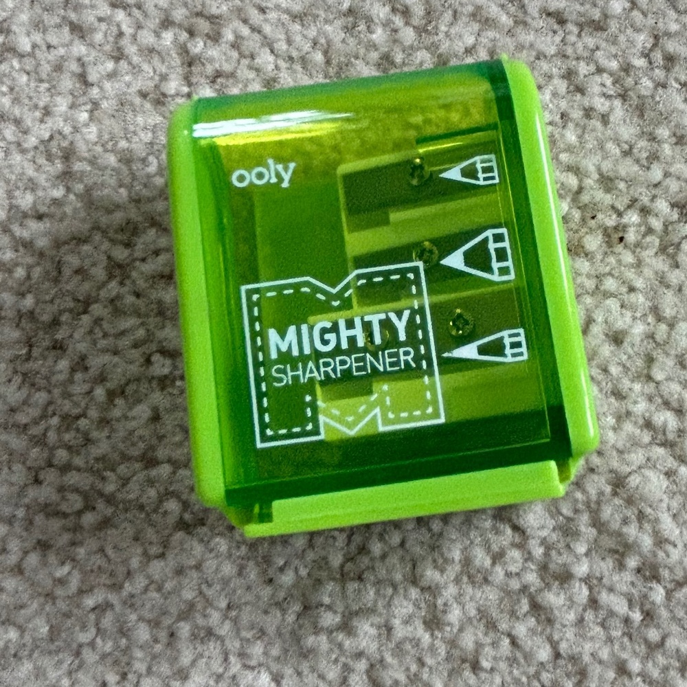NEW Ooly mighty sharpener